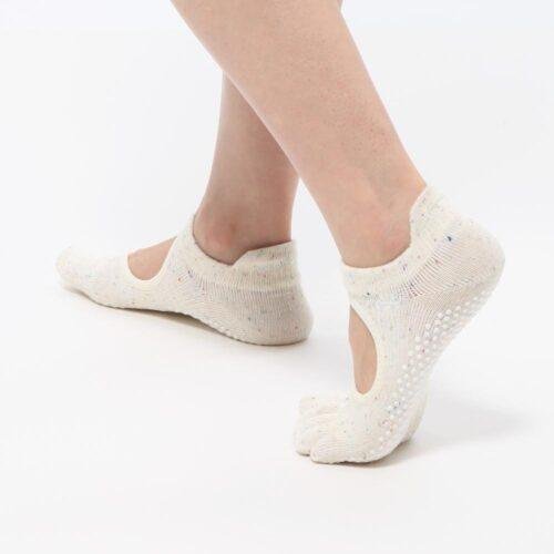 Earth-White-2.jpg | Thumb Toe