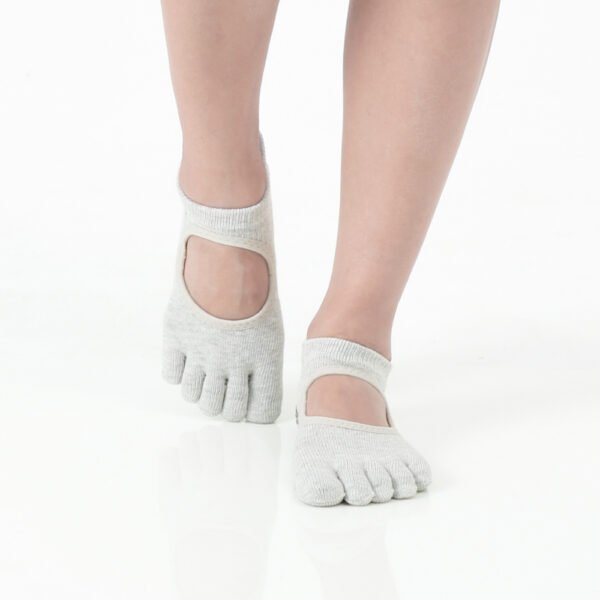Foggy White Grip Socks – Thumb Toe 3 | Thumb Toe