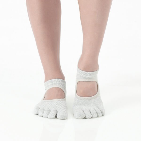 Foggy White Grip Socks – Thumb Toe 5 | Thumb Toe