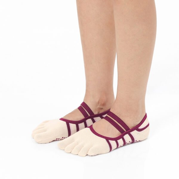 Burgundy Beige Grip Socks – Thumb Toe 6 | Thumb Toe