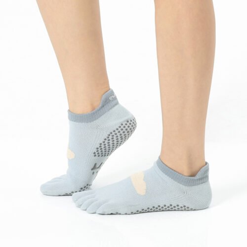Fluffy Sky White Grip Socks – Thumb Toe | Thumb Toe