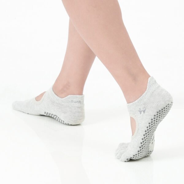 Foggy White Grip Socks – Thumb Toe 2 | Thumb Toe