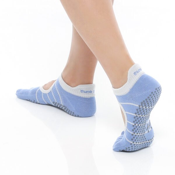 Skyline White Sky Grip Socks – Thumb Toe 2 | Thumb Toe