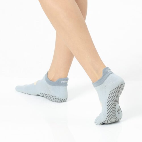 Thumb Toe Sky White Fluffy Original Pilates Grip Socks