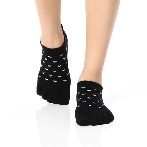 Adore | Thumb Toe