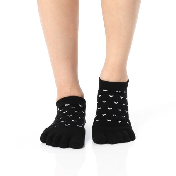 Adore | Thumb Toe