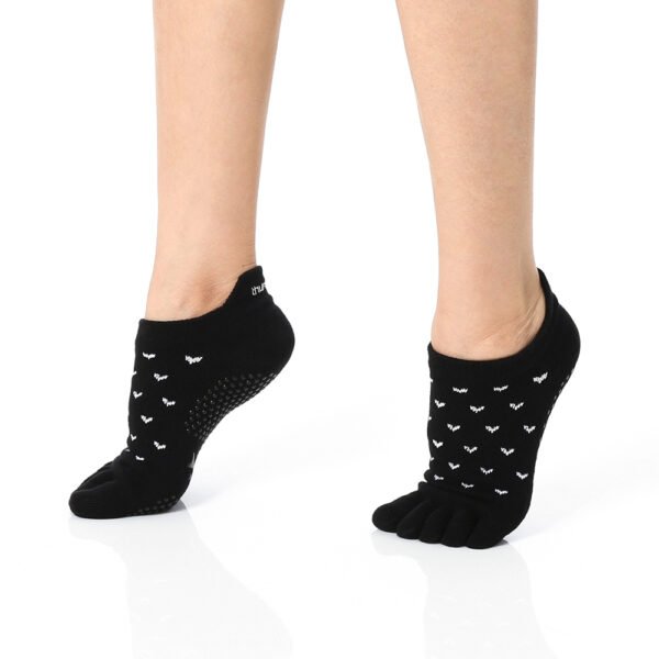 Adore | Thumb Toe